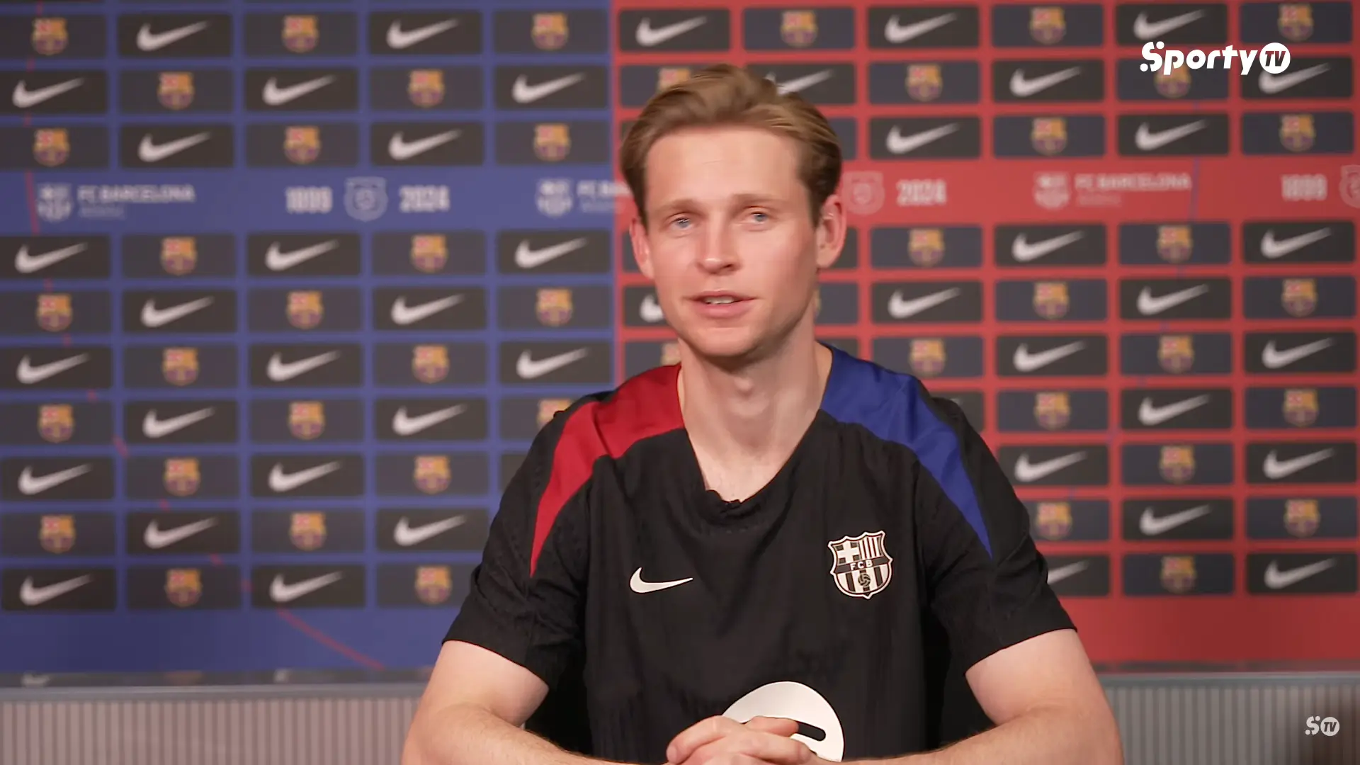 Barcelona stonewalled in Frenkie De Jong contract negotiations for bizarrest of reasons